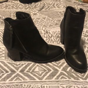 Curfew black booties size 6.5 woman’s